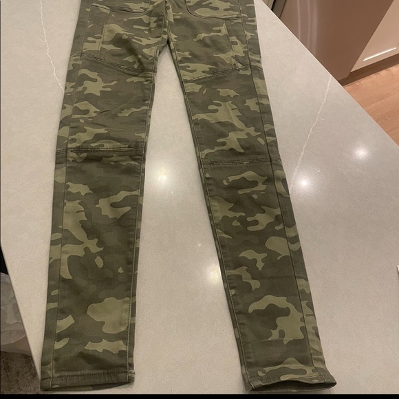 American Eagle women’s camo high rise jegging - Picture 4 of 4